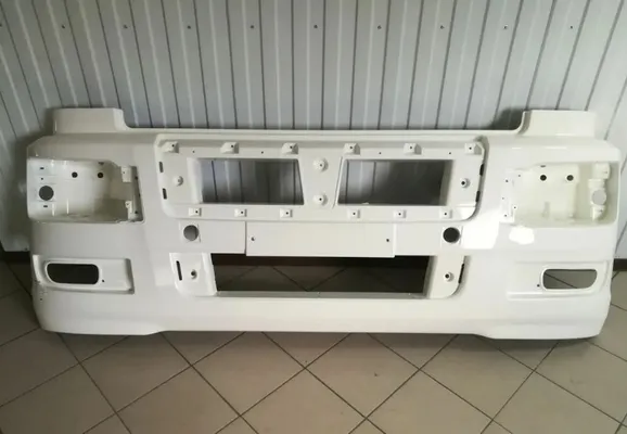 Облицовка буфера КАМАЗ-5490 (белый) (ОАО РИАТ)