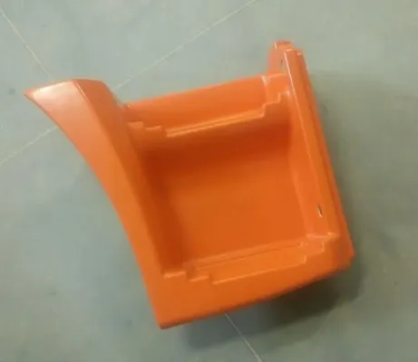 Щиток подножки правый КАМАЗ-65115 (рестайлинг) (оранжевый) ОАО РИАТ